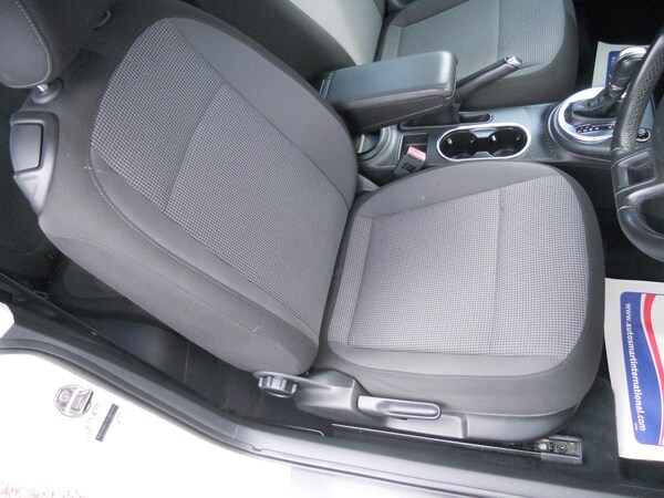 Used Volkswagen Beetle 2024 for sale - 73791600: Photo 11