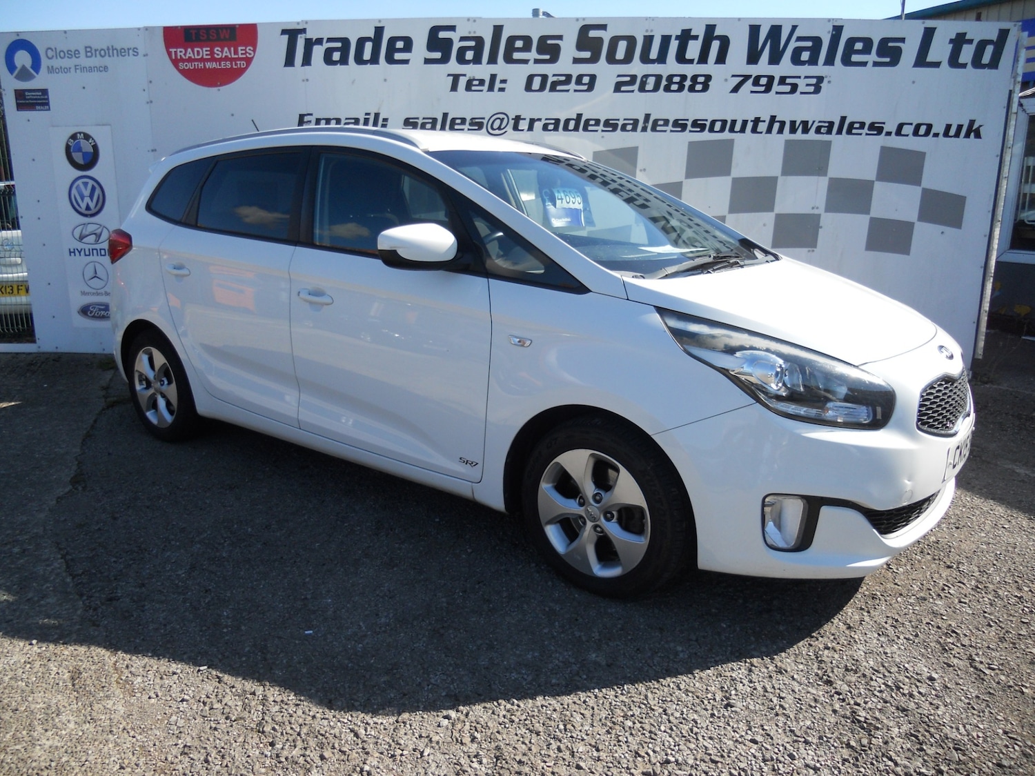 Used Kia Carens 2015 for sale - 76075852: Photo 1
