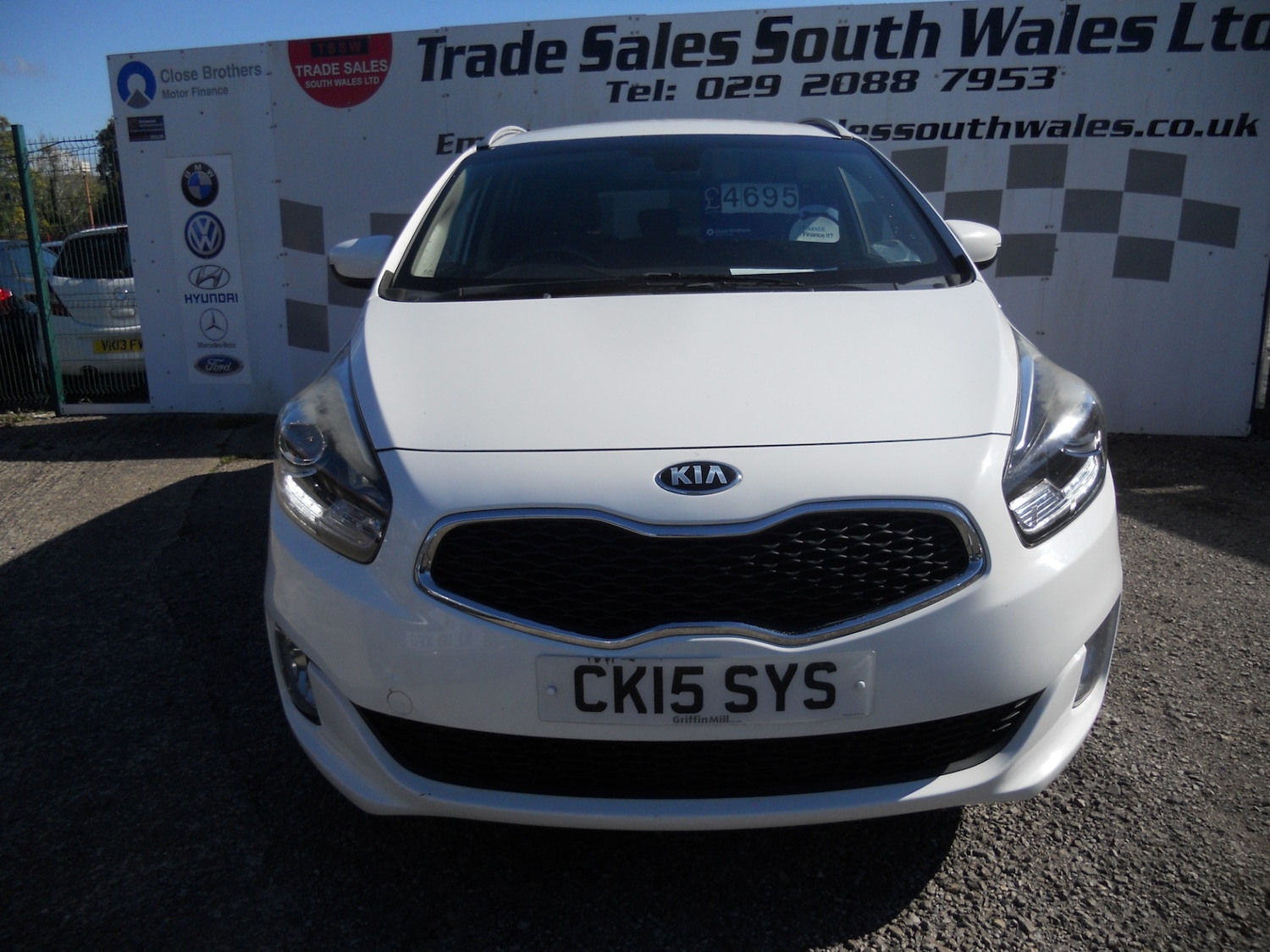 Used Kia Carens 2015 for sale - 76075852: Photo 2