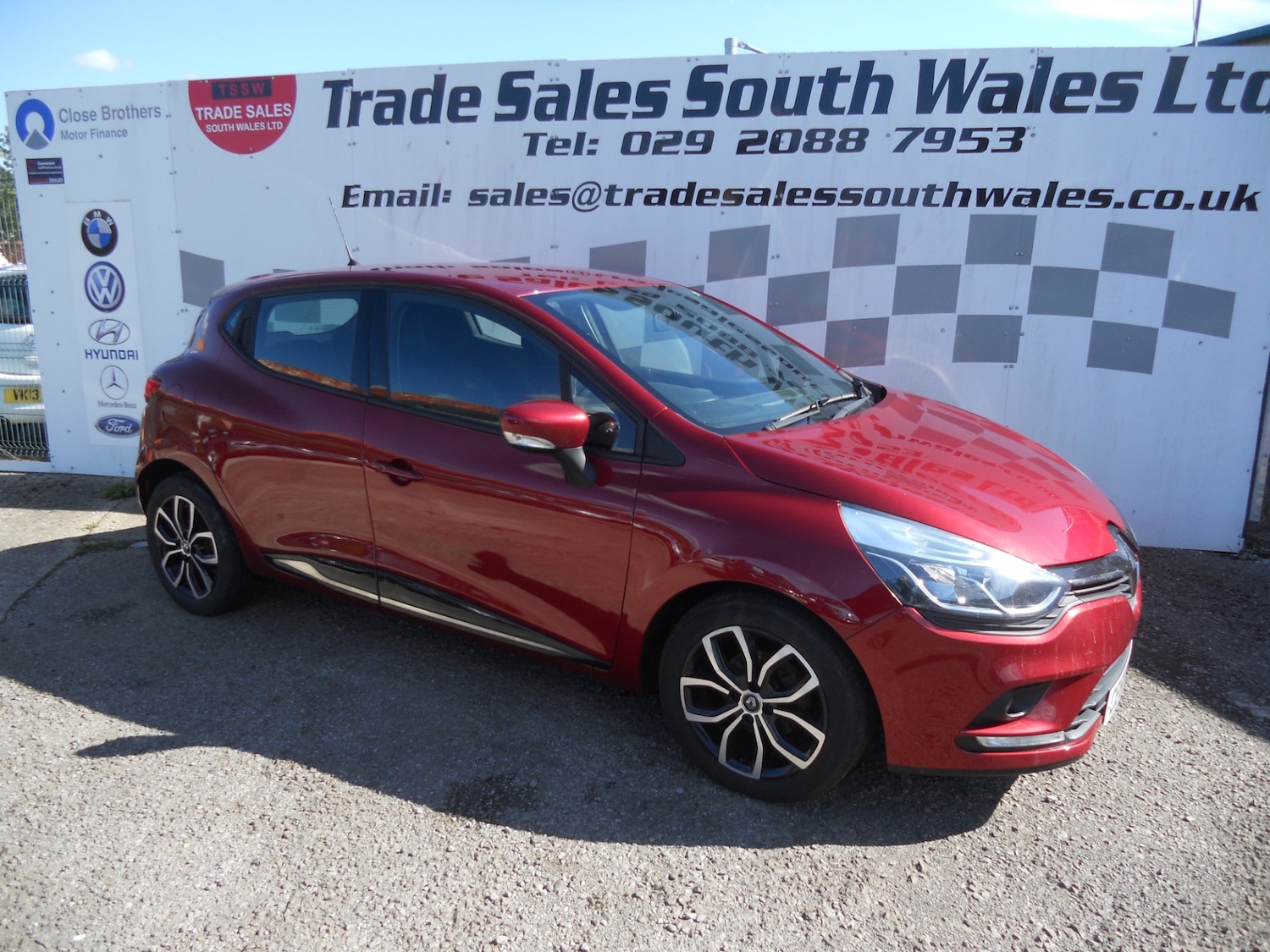 Used Renault Clio 2018 for sale - 76036021: Photo 1