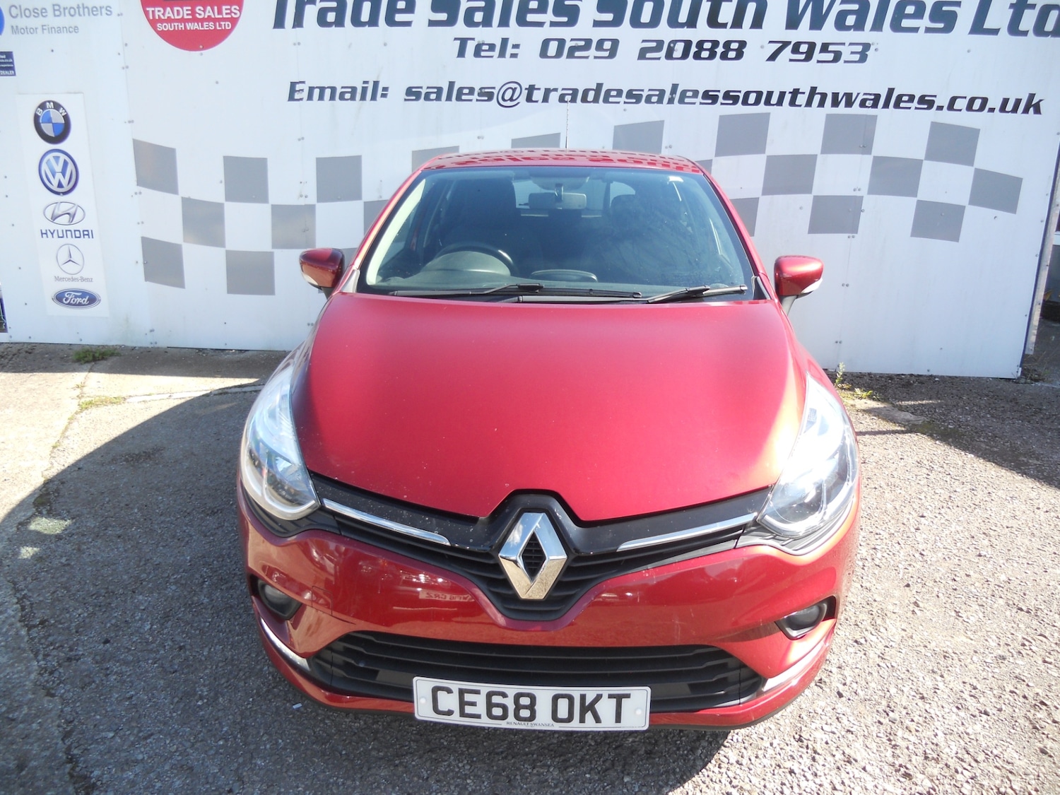 Used Renault Clio 2018 for sale - 76036021: Photo 2