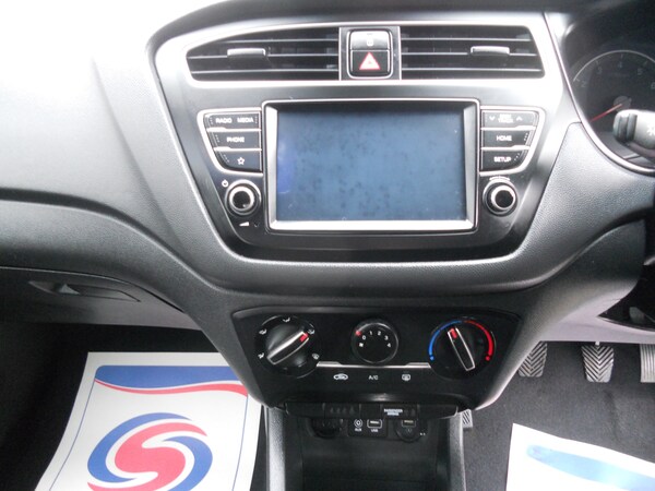 Used Hyundai i20 2018 for sale - 75557646: Photo 18
