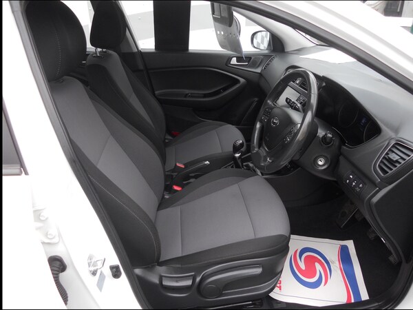 Used Hyundai i20 2018 for sale - 75557646: Photo 5