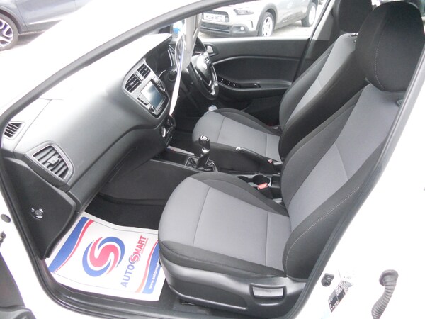 Used Hyundai i20 2018 for sale - 75557646: Photo 6