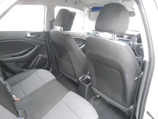 Used Hyundai i20 2018 for sale - 75557646: Photo 9
