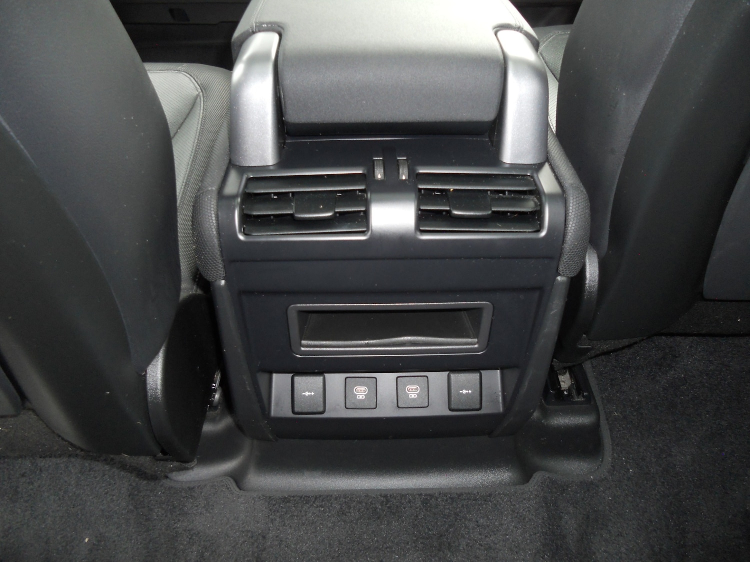 Used Land Rover Defender 2022 for sale - 77282982: Photo 14