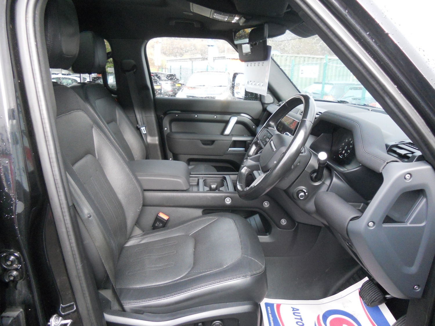 Used Land Rover Defender 2022 for sale - 77282982: Photo 5