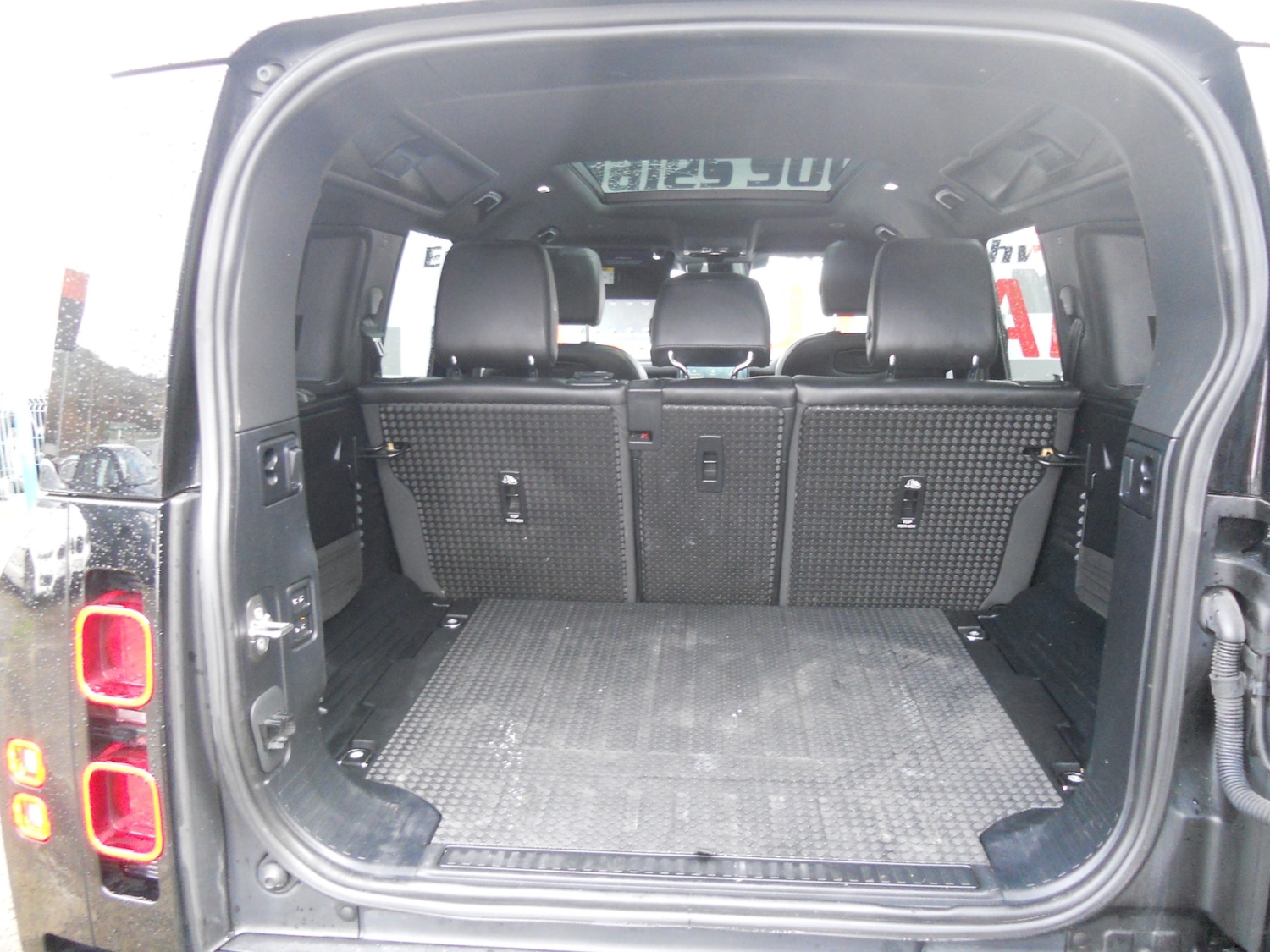 Used Land Rover Defender 2022 for sale - 77282982: Photo 7