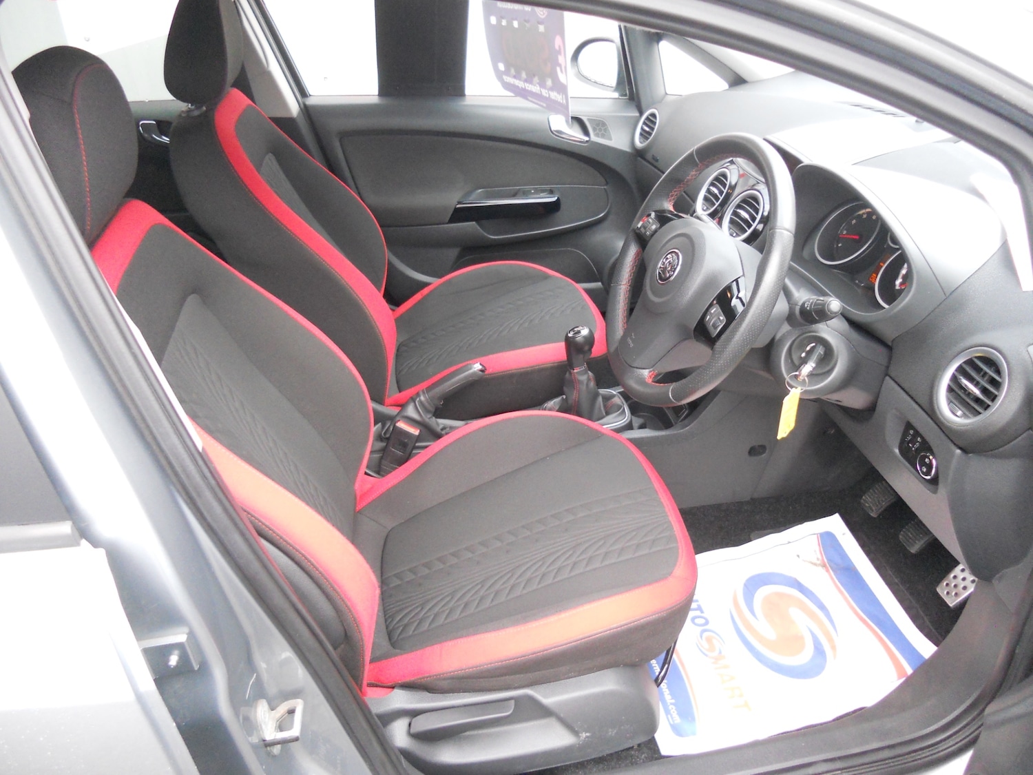 Used Vauxhall Corsa 2011 for sale - 77234010: Photo 5