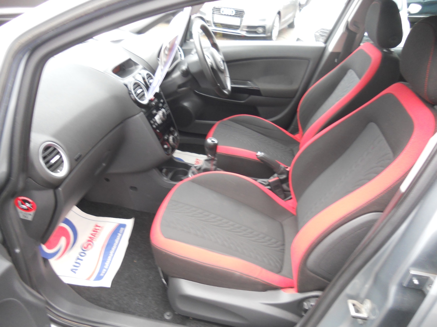 Used Vauxhall Corsa 2011 for sale - 77234010: Photo 6