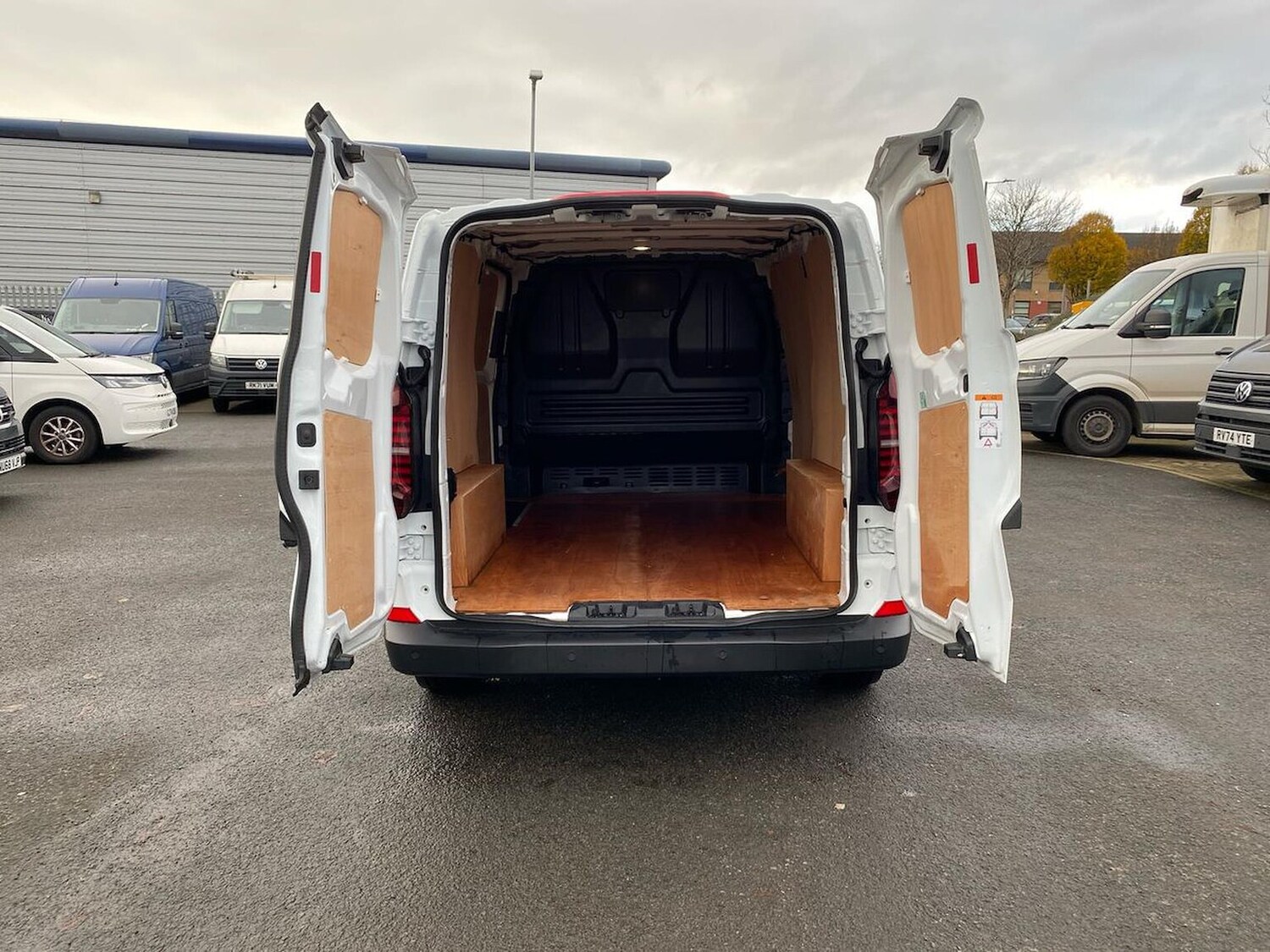 Used Volkswagen Transporter 2025 for sale - 77488637: Photo 27