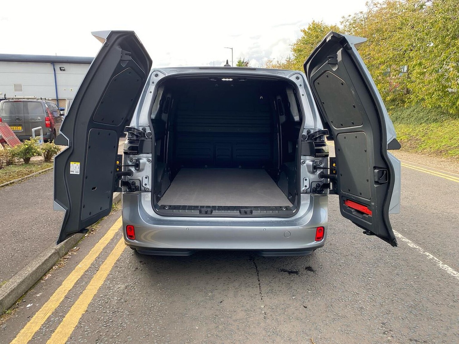 Used Volkswagen ID.Buzz 2024 for sale - 76918929: Photo 24