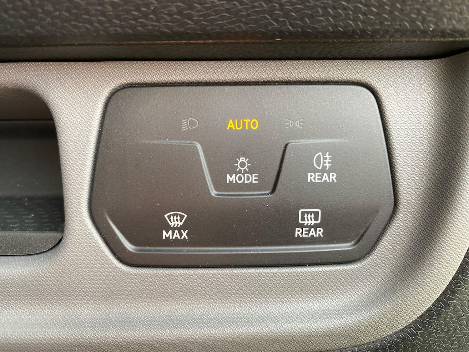 Used Volkswagen ID.Buzz 2024 for sale - 76918929: Photo 30