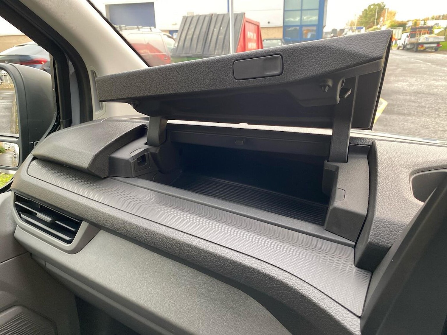 Used Volkswagen Transporter 2025 for sale - 76555407: Photo 40