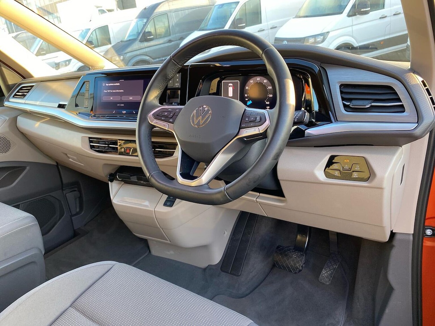 Used Volkswagen Multivan 2025 for sale - 76693438: Photo 12