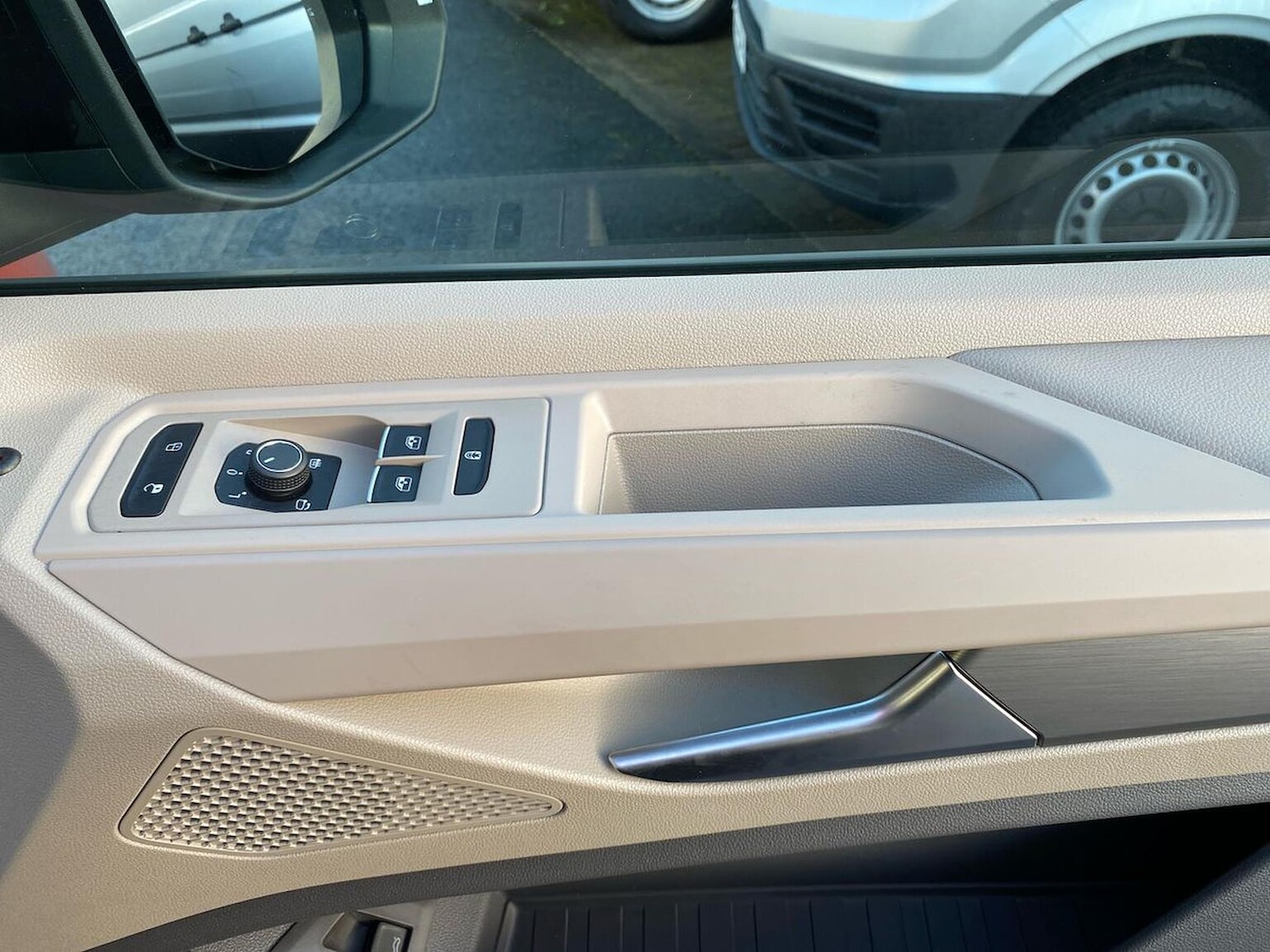 Used Volkswagen Multivan 2025 for sale - 76693438: Photo 14