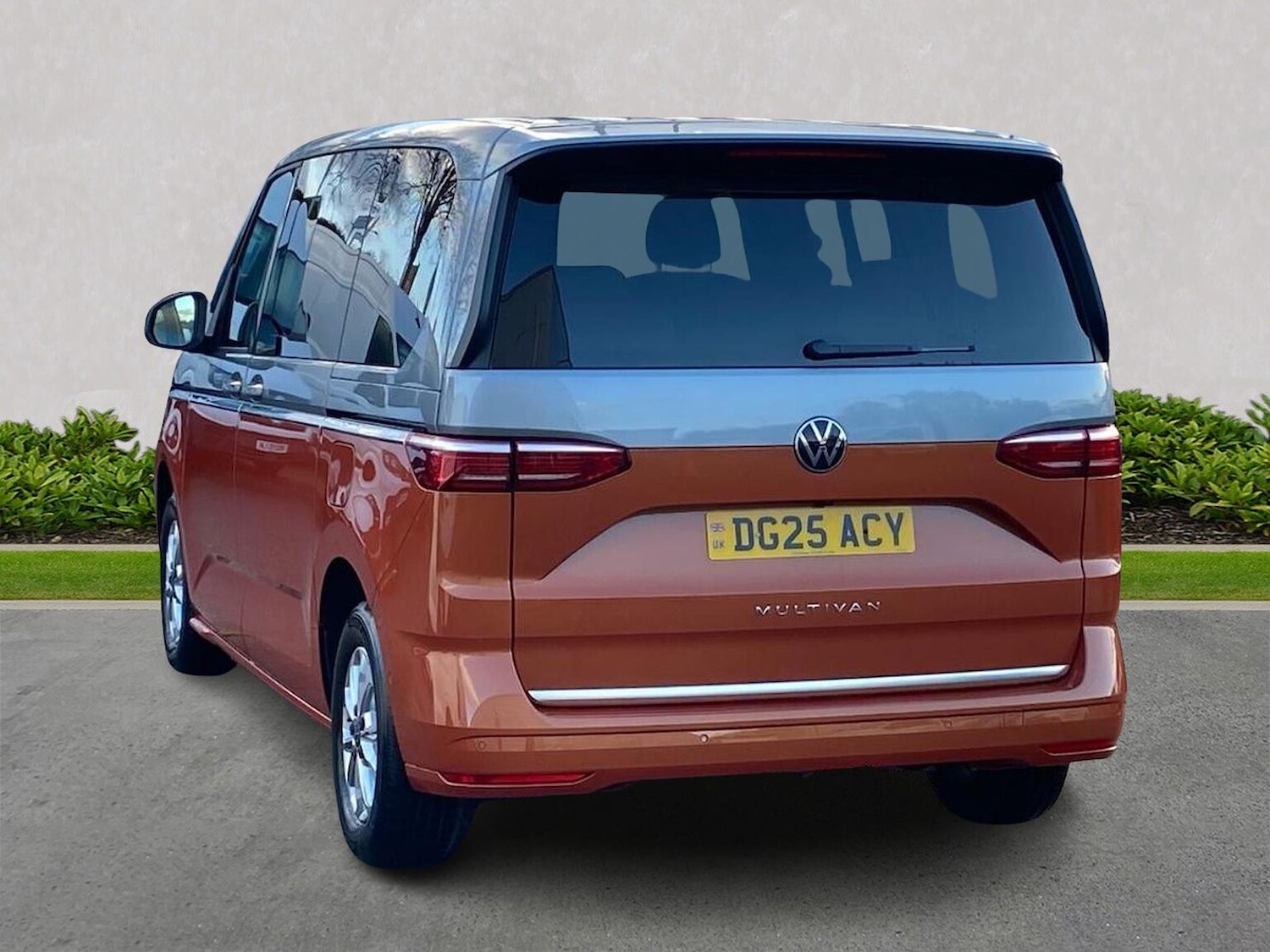 Used Volkswagen Multivan 2025 for sale - 76693438: Photo 3