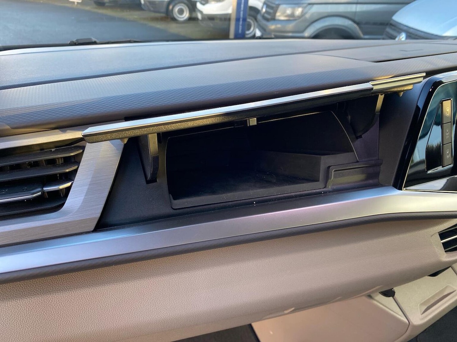 Used Volkswagen Multivan 2025 for sale - 76693438: Photo 31