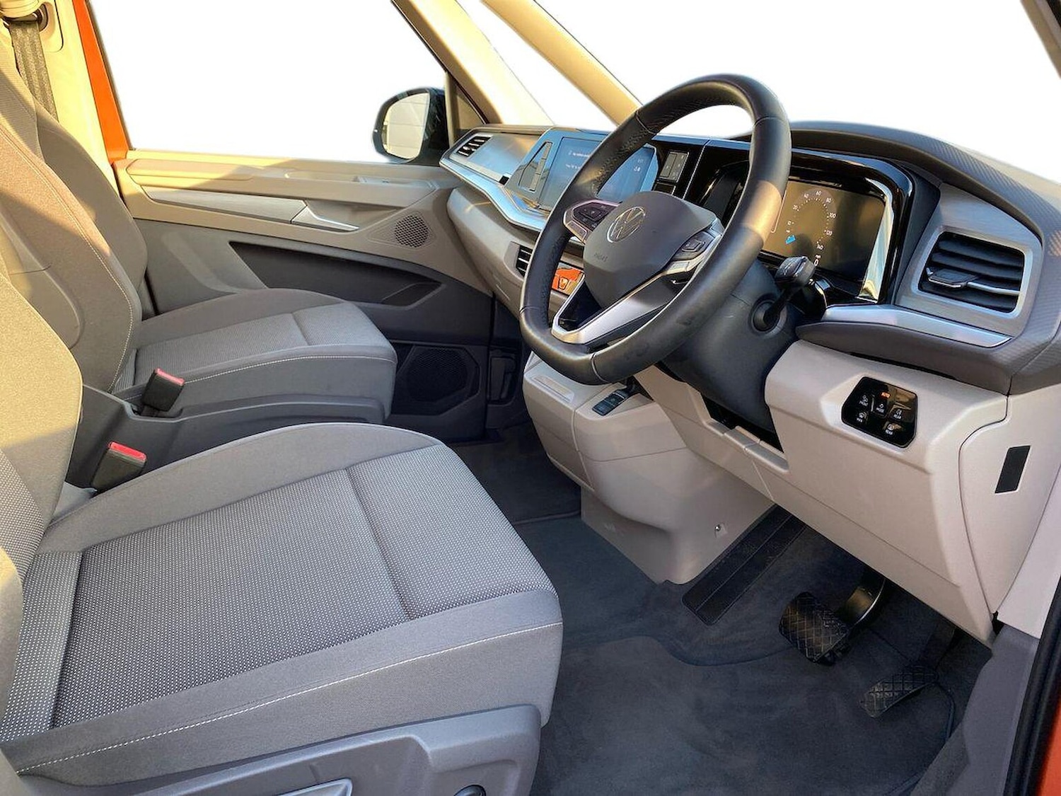 Used Volkswagen Multivan 2025 for sale - 76693438: Photo 6