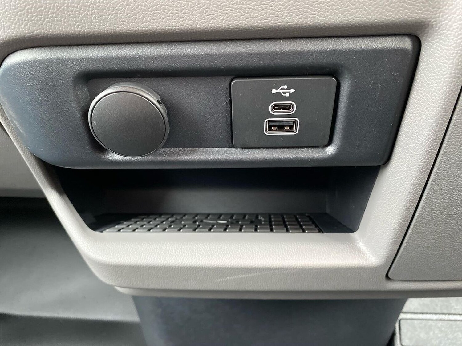 Used Volkswagen Transporter 2025 for sale - 76477333: Photo 32