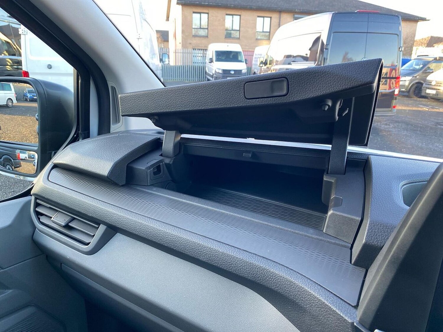 Used Volkswagen Transporter 2025 for sale - 77488623: Photo 27