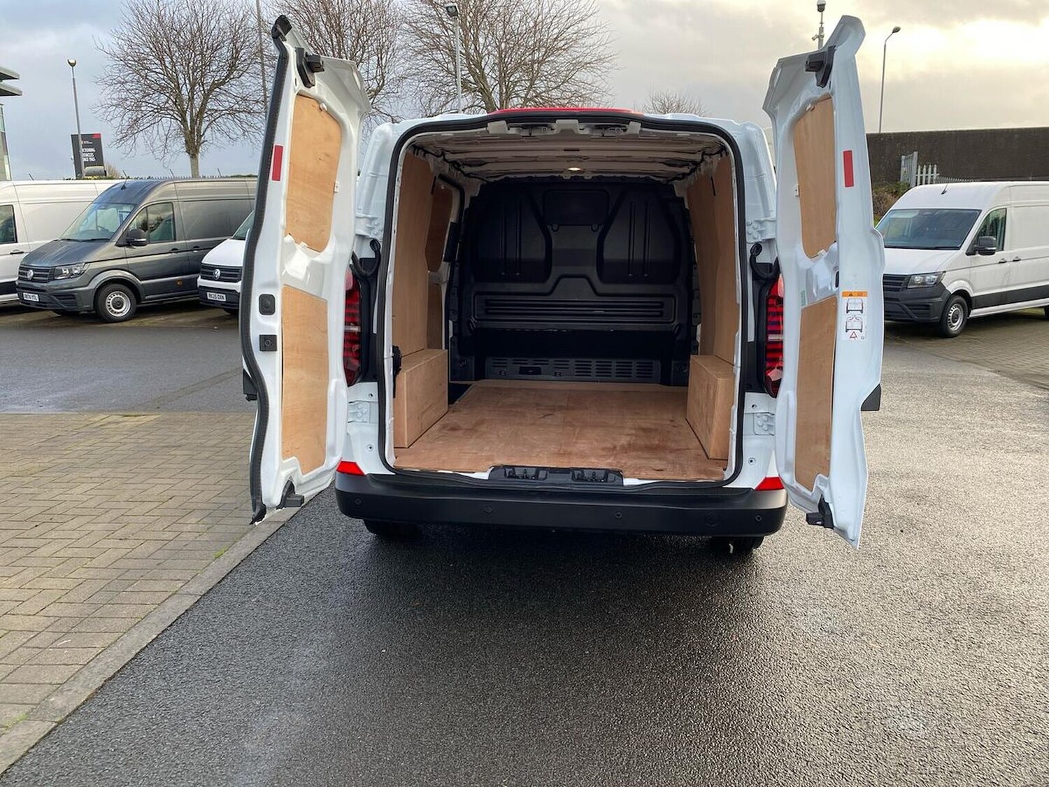 Used Volkswagen Transporter 2025 for sale - 77488643: Photo 28