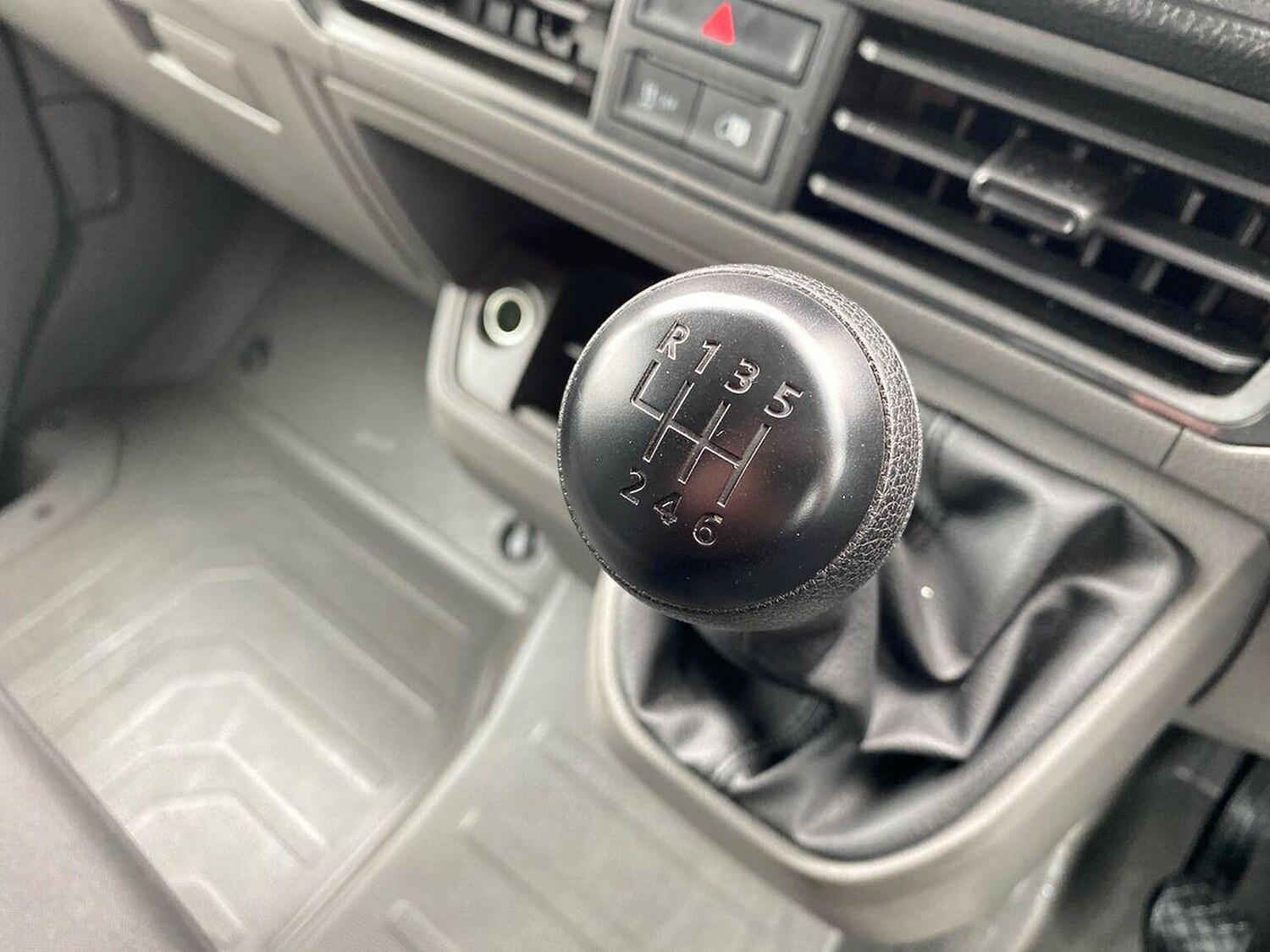 Used Volkswagen Crafter 2024 for sale - 76436536: Photo 20