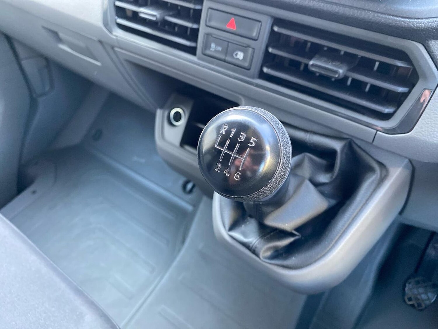 Used Volkswagen Crafter 2025 for sale - 78195351: Photo 22