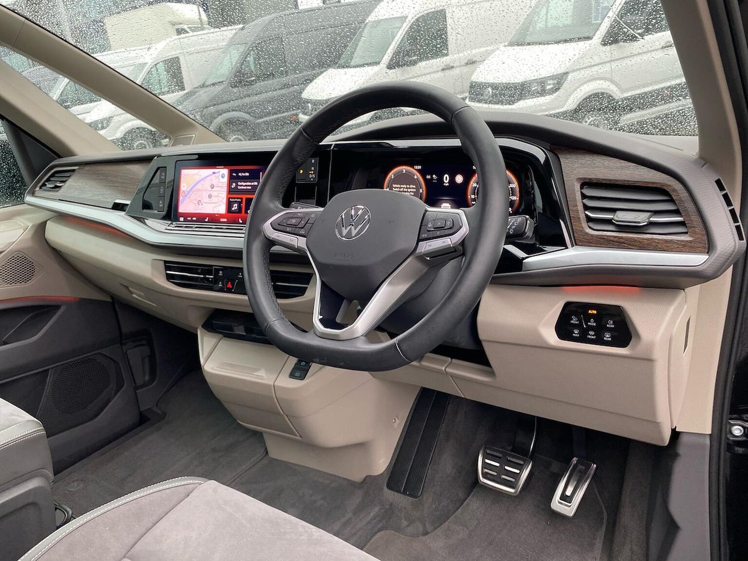 Used Volkswagen Multivan 2025 for sale - 76555412: Photo 12