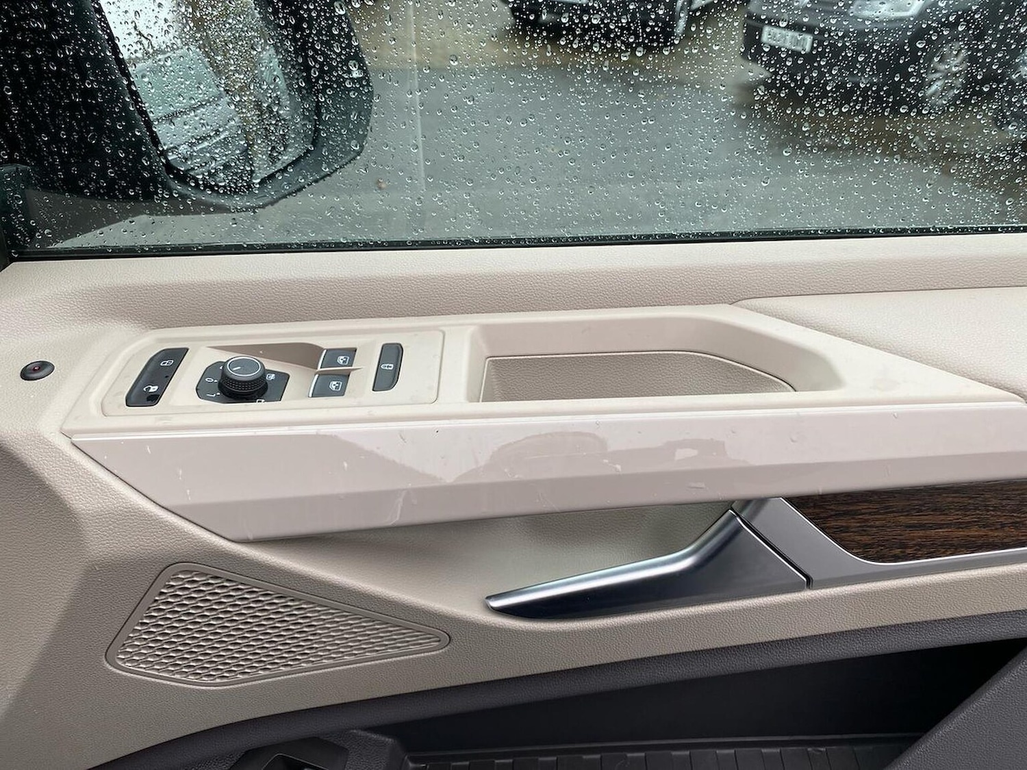 Used Volkswagen Multivan 2025 for sale - 76555412: Photo 14