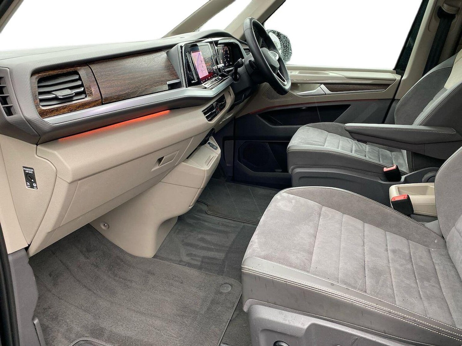 Used Volkswagen Multivan 2025 for sale - 76555412: Photo 2