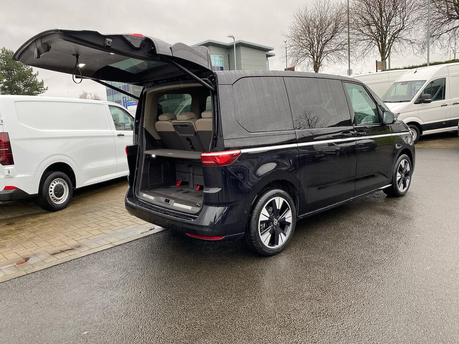 Used Volkswagen Multivan 2025 for sale - 76555412: Photo 25