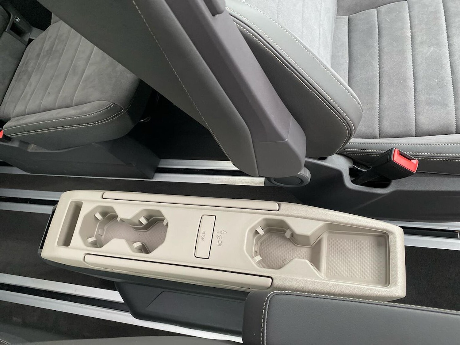 Used Volkswagen Multivan 2025 for sale - 76555412: Photo 40