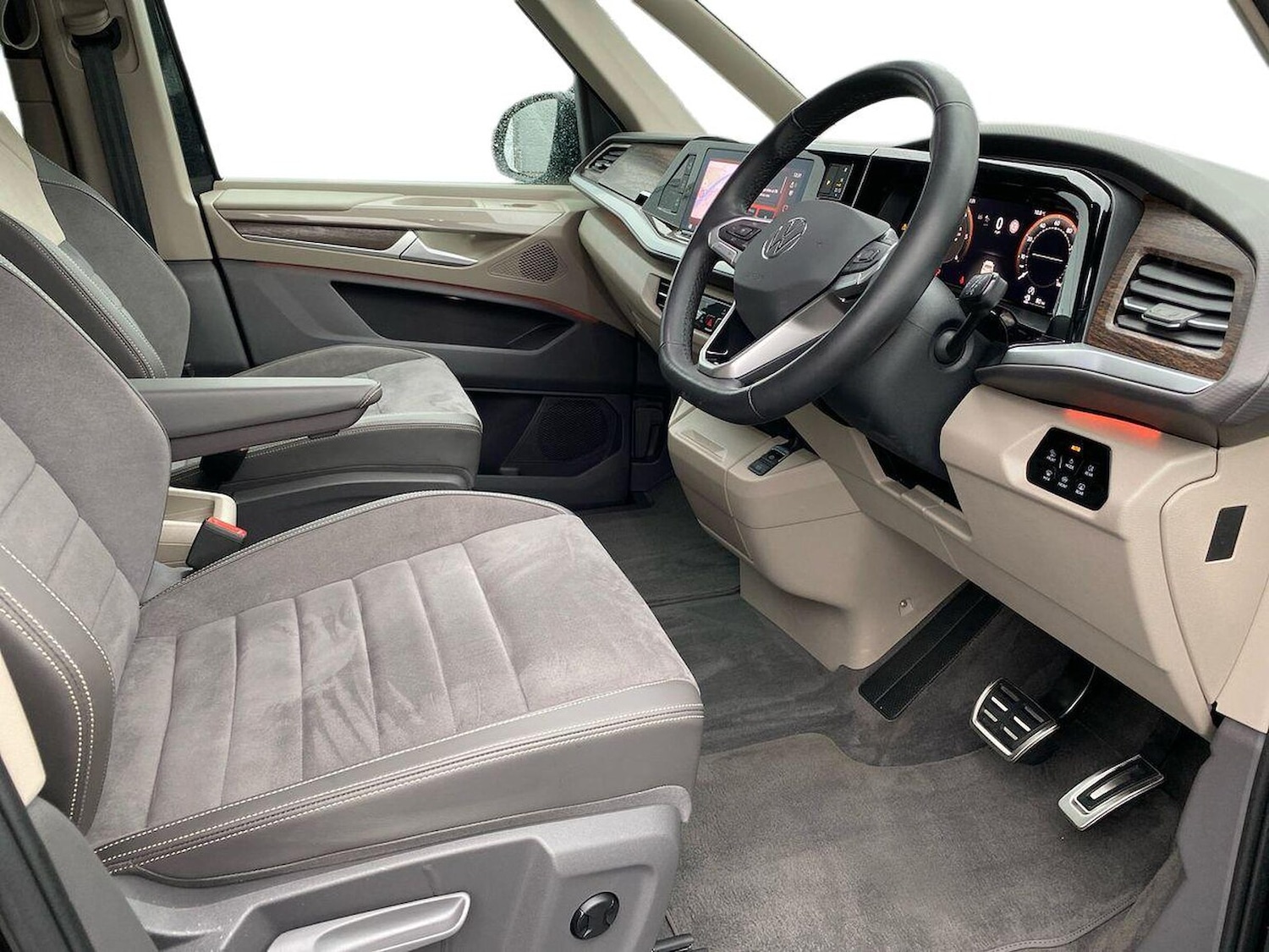 Used Volkswagen Multivan 2025 for sale - 76555412: Photo 6