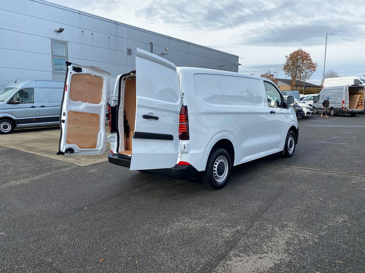 Used Volkswagen Transporter 2025 for sale - 77488653: Photo 24