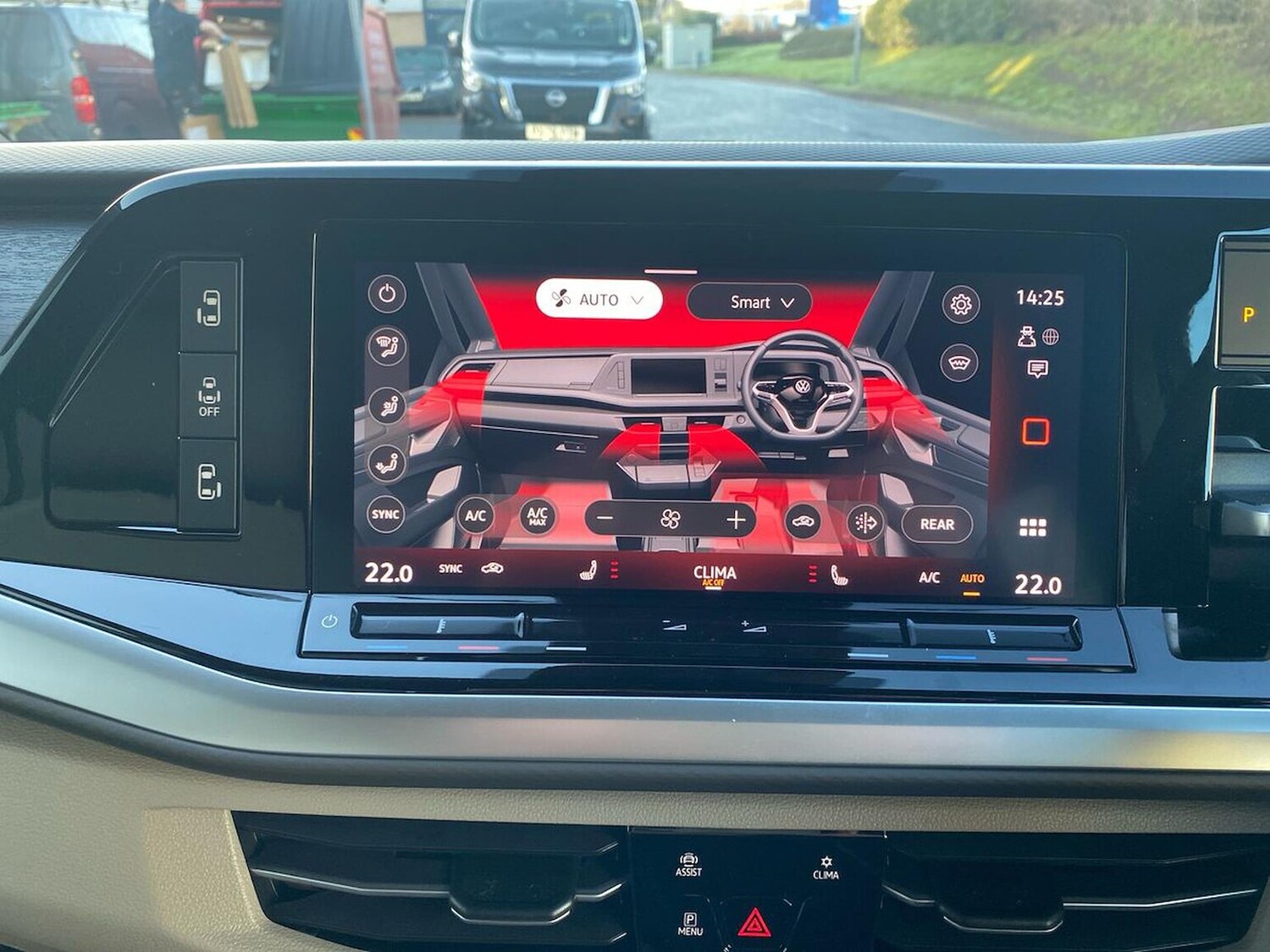 Used Volkswagen Multivan 2025 for sale - 77488596: Photo 15