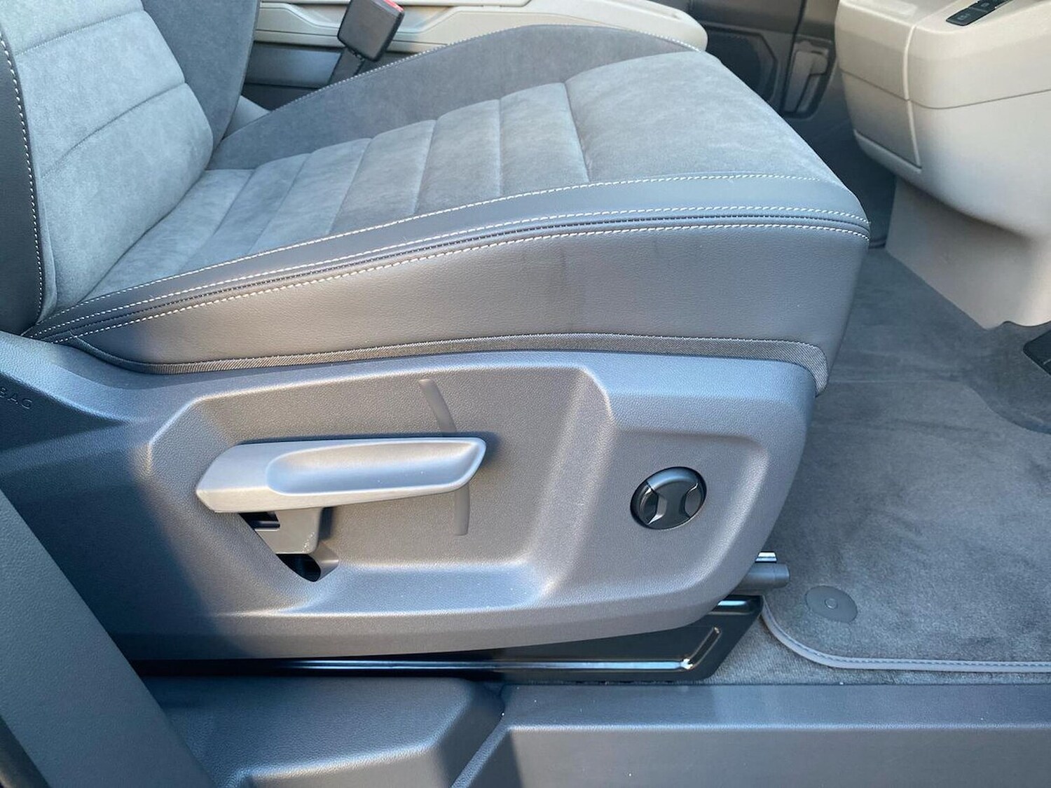 Used Volkswagen Multivan 2025 for sale - 77488596: Photo 32