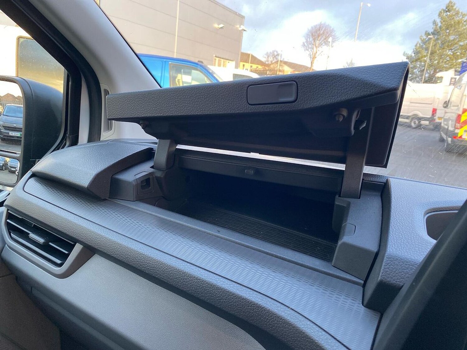 Used Volkswagen Transporter 2025 for sale - 76735597: Photo 38