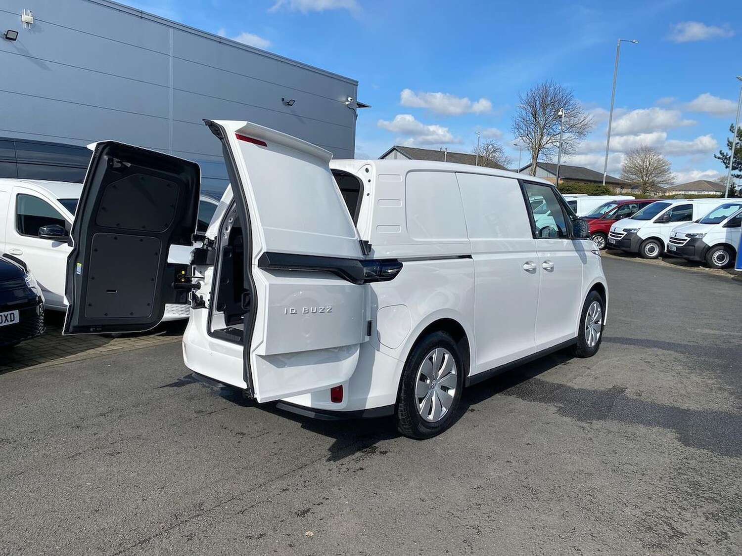 Used Volkswagen ID.Buzz 2026 for sale - 78195426: Photo 25