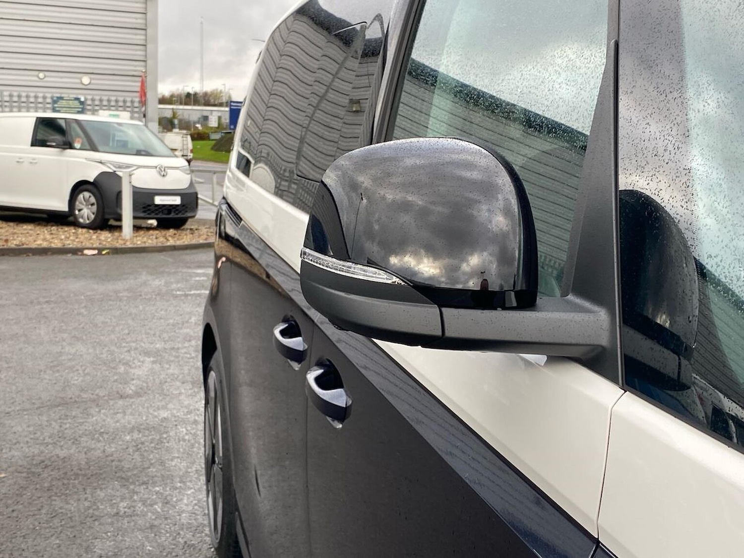 Used Volkswagen ID.Buzz 2025 for sale - 76763442: Photo 19