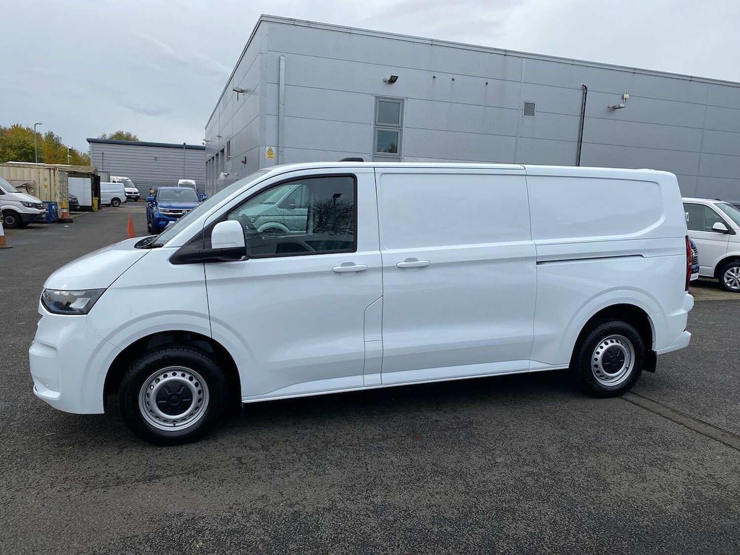 Used Volkswagen Transporter 2025 for sale - 76422326: Photo 28