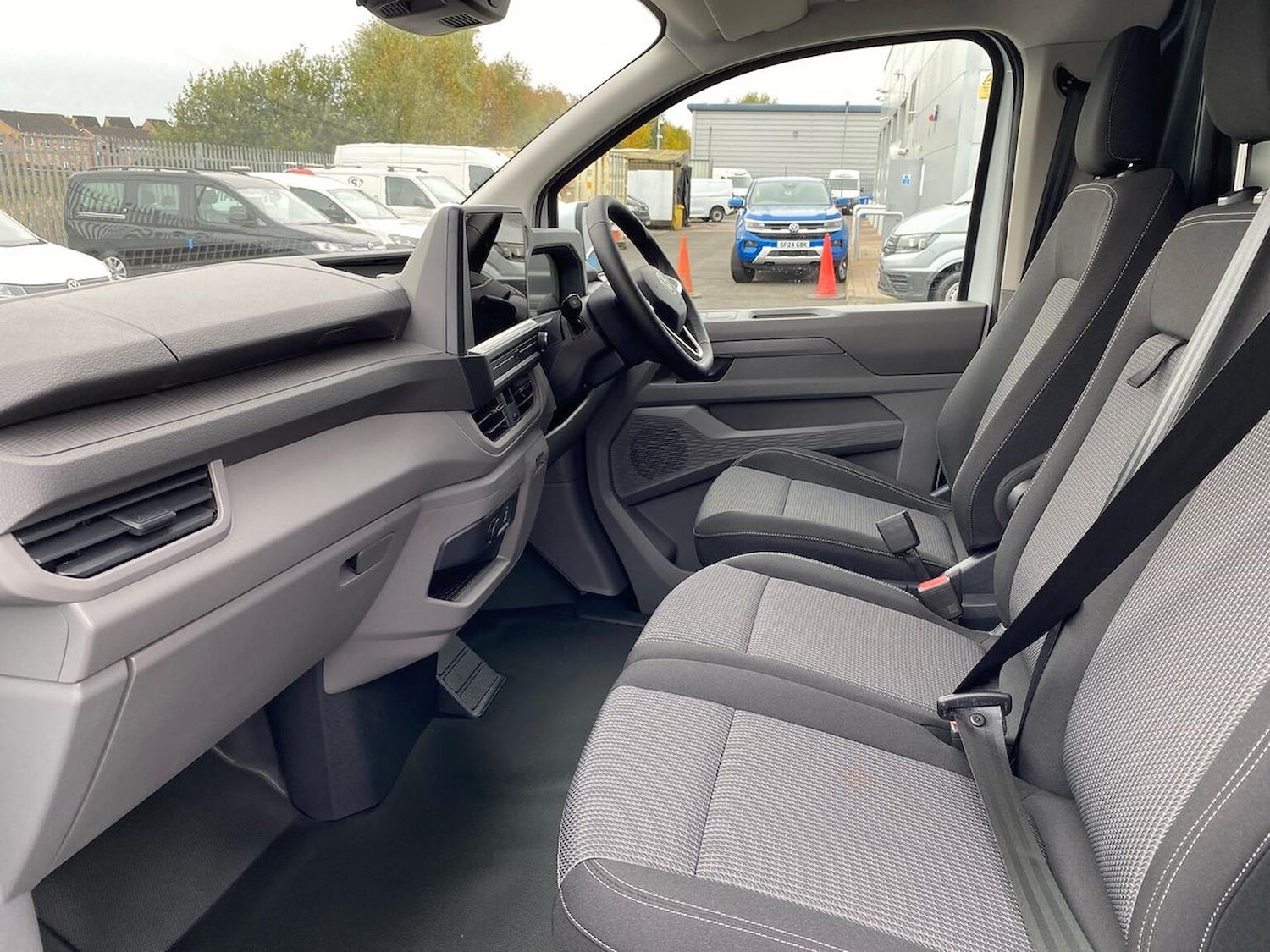 Used Volkswagen Transporter 2025 for sale - 76422326: Photo 4