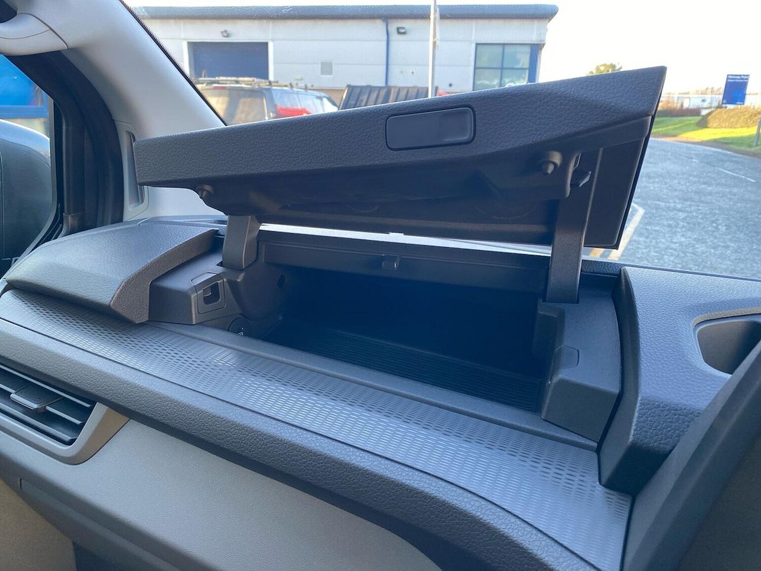 Used Volkswagen Transporter 2025 for sale - 77488599: Photo 41