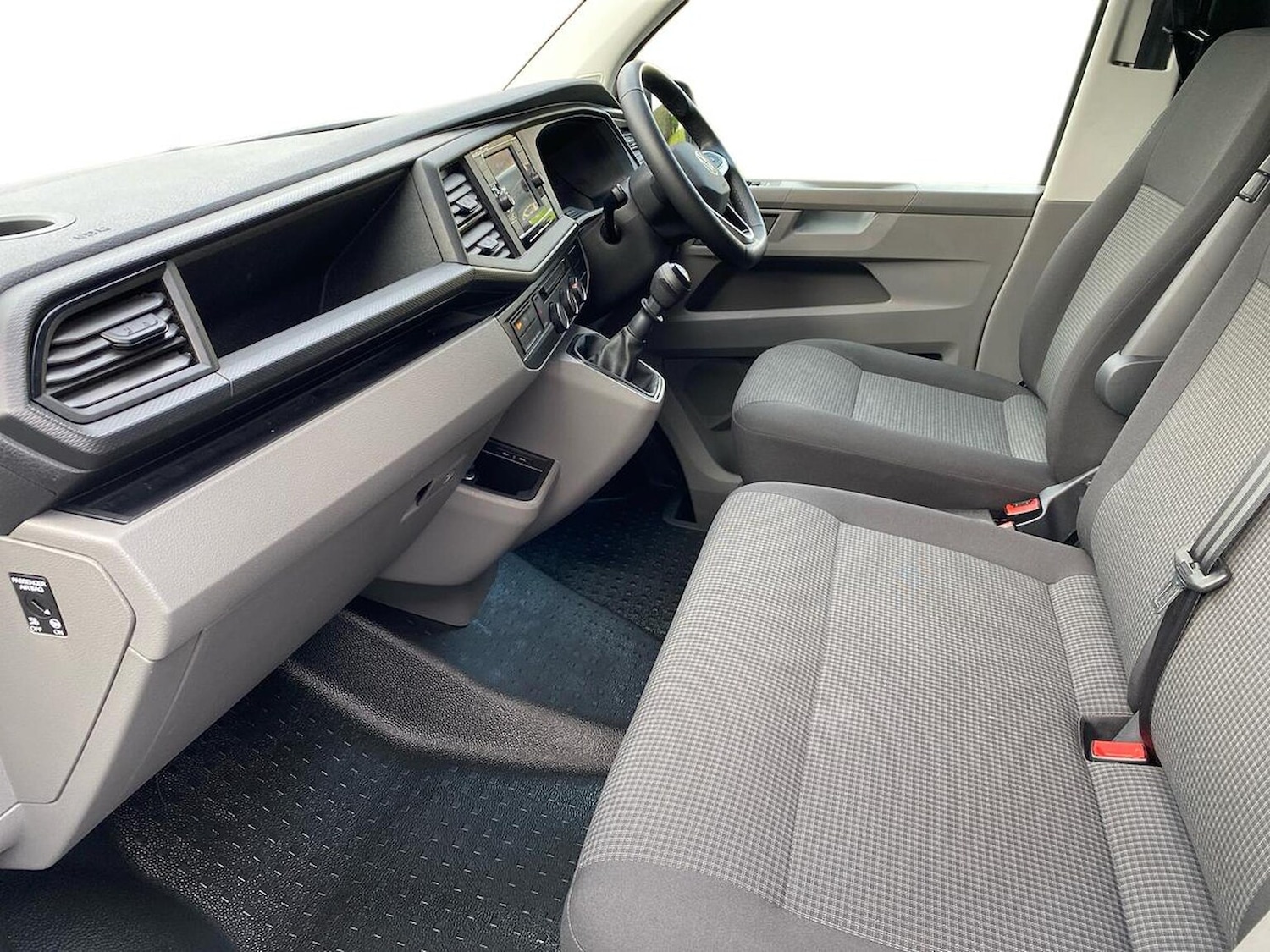 Used Volkswagen Transporter 2024 for sale - 76650253: Photo 2