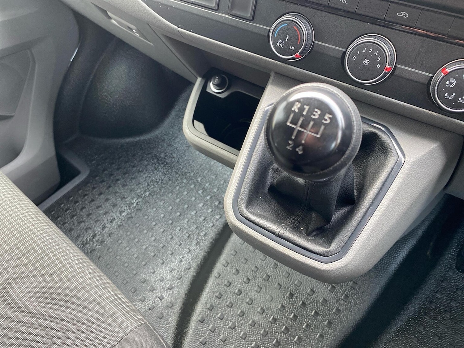 Used Volkswagen Transporter 2024 for sale - 76650253: Photo 20