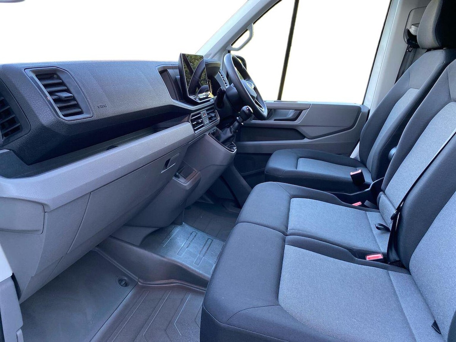 Used Volkswagen Crafter 2024 for sale - 77687986: Photo 2