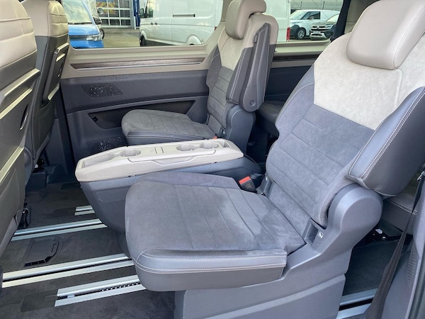 Used Volkswagen Multivan 2024 for sale - 76225065: Photo 10