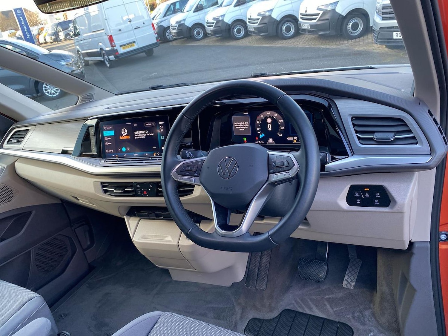 Used Volkswagen Multivan 2025 for sale - 78121893: Photo 14