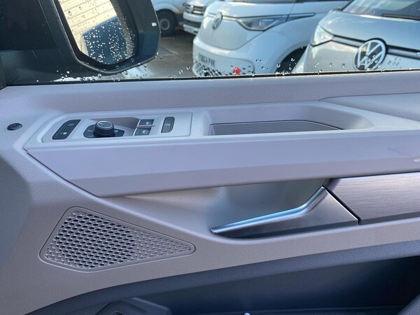 Used Volkswagen Multivan 2024 for sale - 75497725: Photo 14