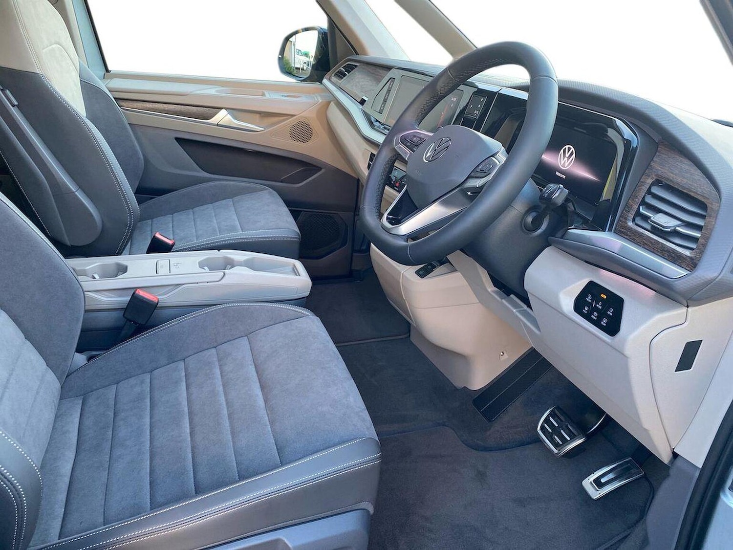 Used Volkswagen Multivan 2025 for sale - 76963544: Photo 6